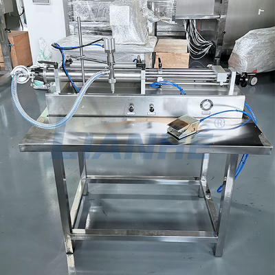 Yarı Otomatik Sıvı Dolum Makinesi 0.6-0.8MPa Yatay Dayanıklı