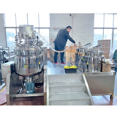 SUS316L Kozmetik Yüksek Kesme Emülgatör Karıştırıcı Makinesi 300L Düğme Kontrolü